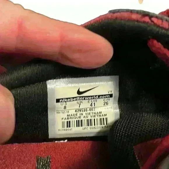 NIKE VULC RODRIGUEZ TEAM V Red and Black Suede Size 8​ - Picture 5 of 6